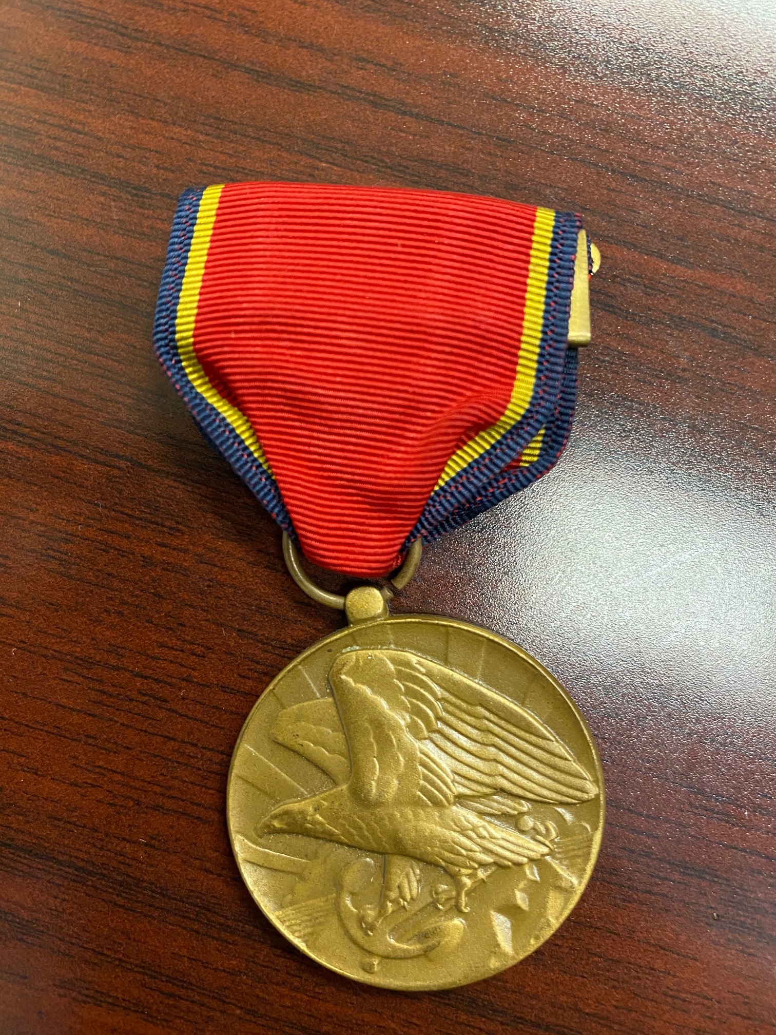 Leo's Faithful Service medal - front